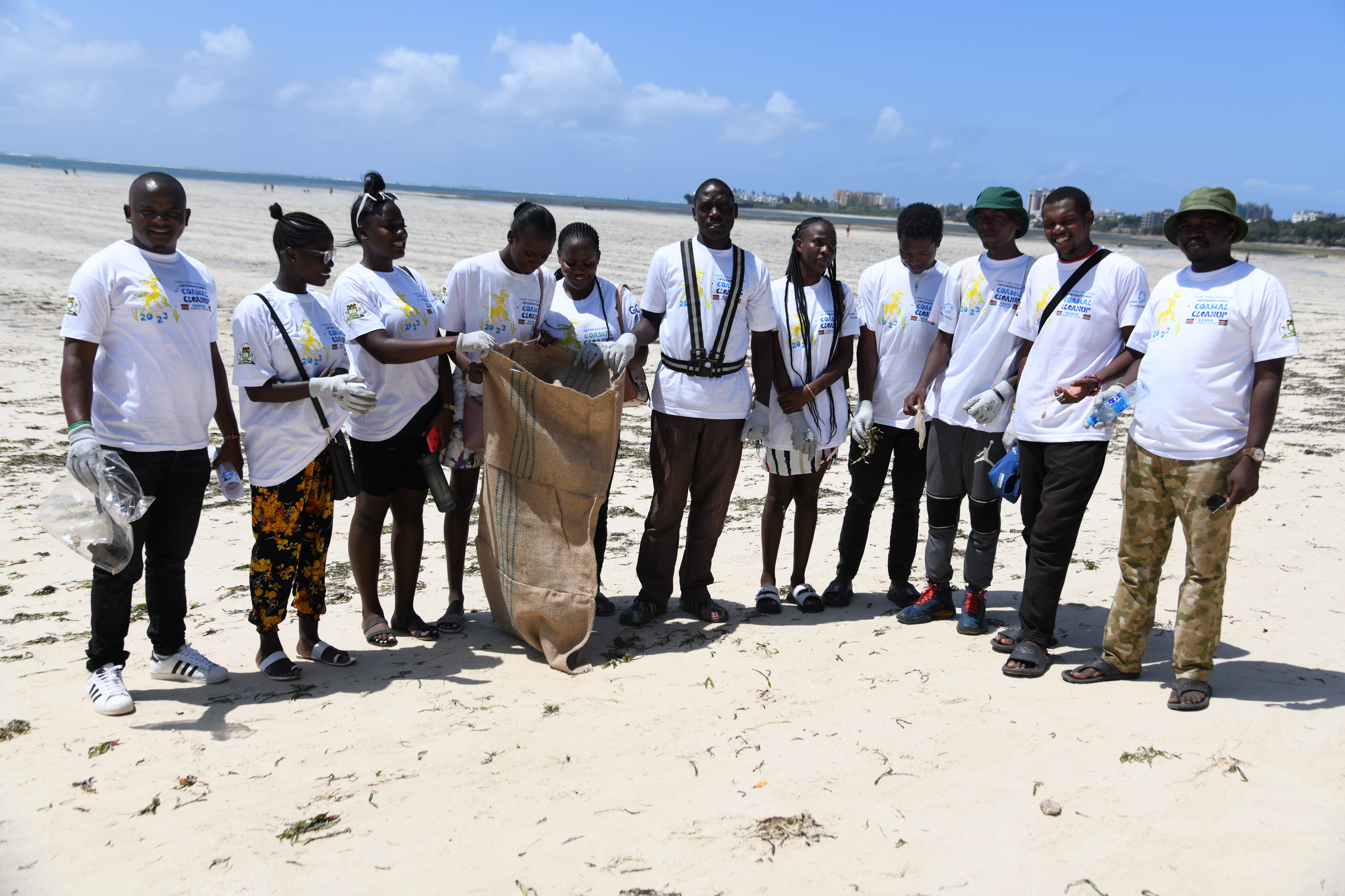 TUM leads public in a global beach cleanup event for 2023